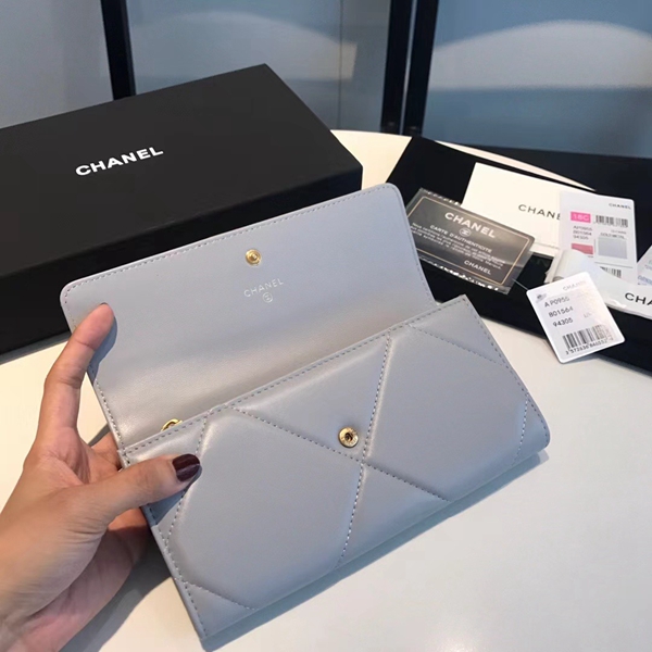 シャネル財布角部分ディテール